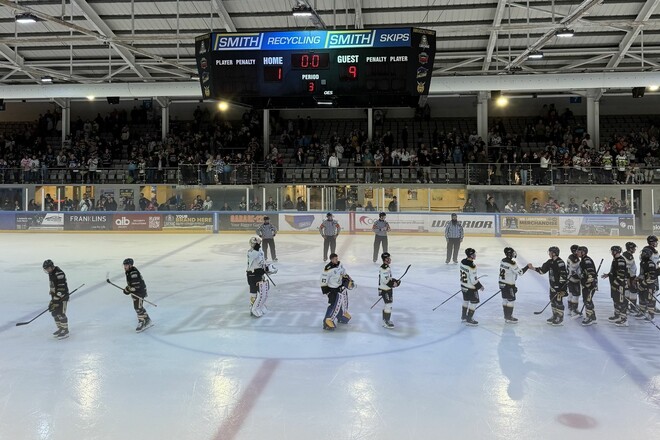 Чемпіон Великої Британії сконфузився в домашній грі, пропустивши 9 шайб 1