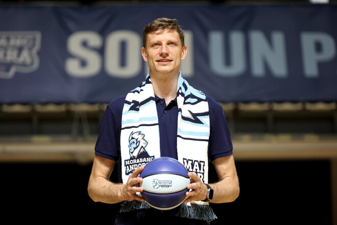 Капітана збірної України презентували в новому клубі 1