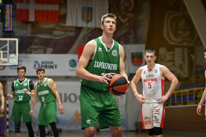 ОФІЦІЙНО. Аутсайдер Суперліги підписав центрового БК Запоріжжя 1