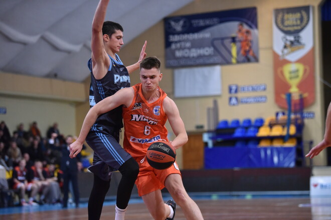 ОФІЦІЙНО. Плюс один. Черкаські Мавпі продовжили контракт з черговим гравцем 1