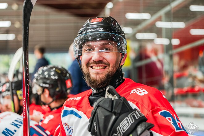 Серія продовжується. Денискін знову не пішов з льоду без шайби 1