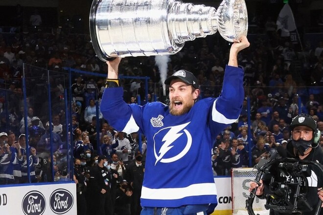 Титулований чеський захисник вирушив із НХЛ до Швейцарії 1