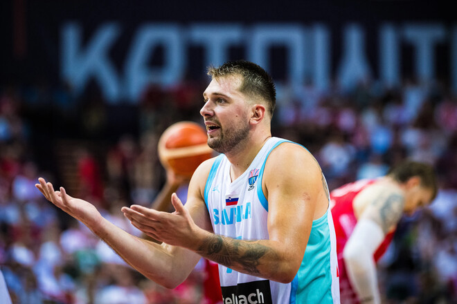 Євробаскет-2025. Феєрія Адетокумбо та сумний Дончич. Підсумки дня 1