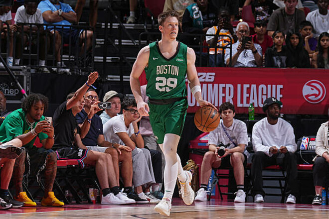 Бостон включив українця у основний склад на тренувальний збір Бостон включив українця у основний склад на тренувальний збір 1