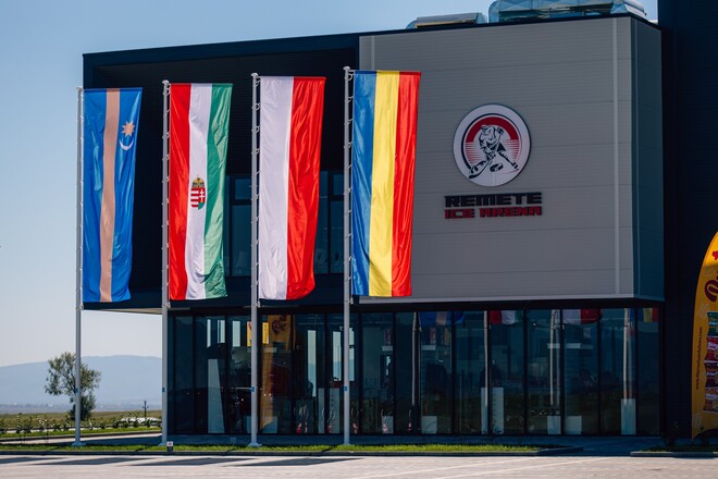 Майбутній суперник Кременчука відкрив нову ковзанку і забив 11 шайб 1