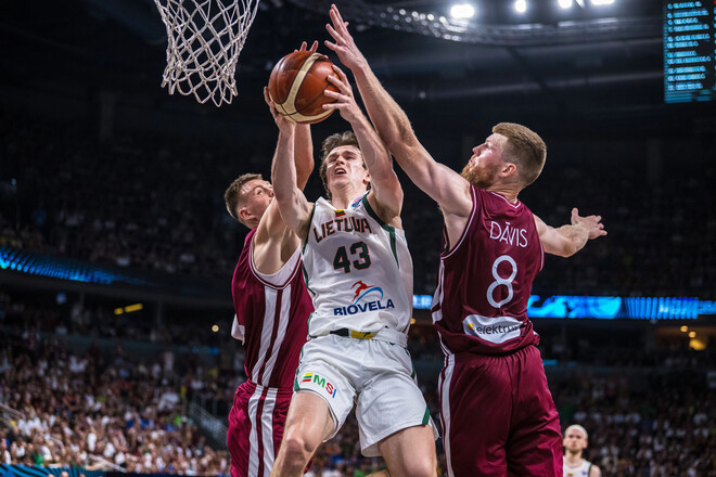 Євробаскет-2025. Господарі залишають турнір. Латвія поступилася Литві 1