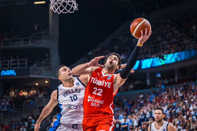 Збірна Туреччини впевнено перемогла Грецію. Відеоогляд матчу 1