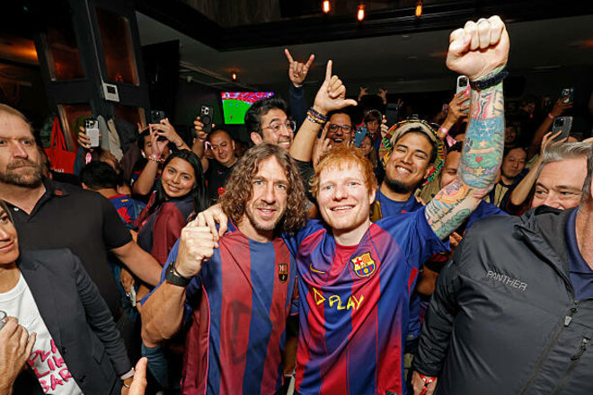 Як відомий співак з легендою Барси дивився Ель-Класіко в пабі 1