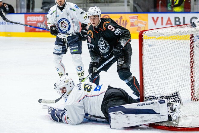 Яскрава перемога і 12 шайб. Кременчук виграв матч Континентального кубка 1