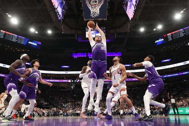 Юта, за активної участі Михайлюка, перемогла Фінікс та інші результати НБА Юта, за активної участі Михайлюка, перемогла Фінікс та інші результати НБА 1