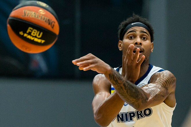 Легіонер Дніпра про відхід із клубу: «Ракета впала саме там, де я був» 1