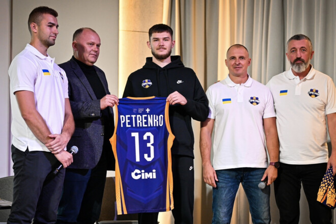 Новий склад та логотип. Старий Луцьк провів презентацію команди Новий склад та логотип. Старий Луцьк провів презентацію команди 1