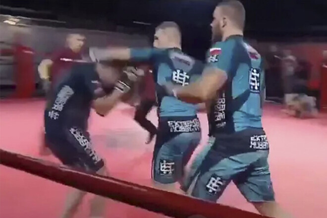 ВІДЕО. Польські хулігани побили росіян у запеклому поєдинку 5vs5 ВІДЕО. Польські хулігани побили росіян у запеклому поєдинку 5vs5 1