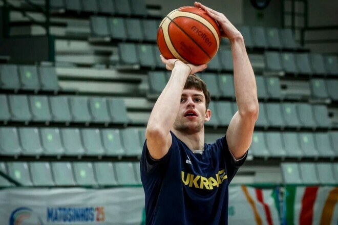 Гравець збірної відмовив чемпіону України: «Хочу грати проти них» 1