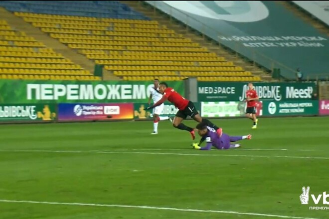 За що голкіпер Кривбаса отримав червону у матчі УПЛ проти Карпат 1