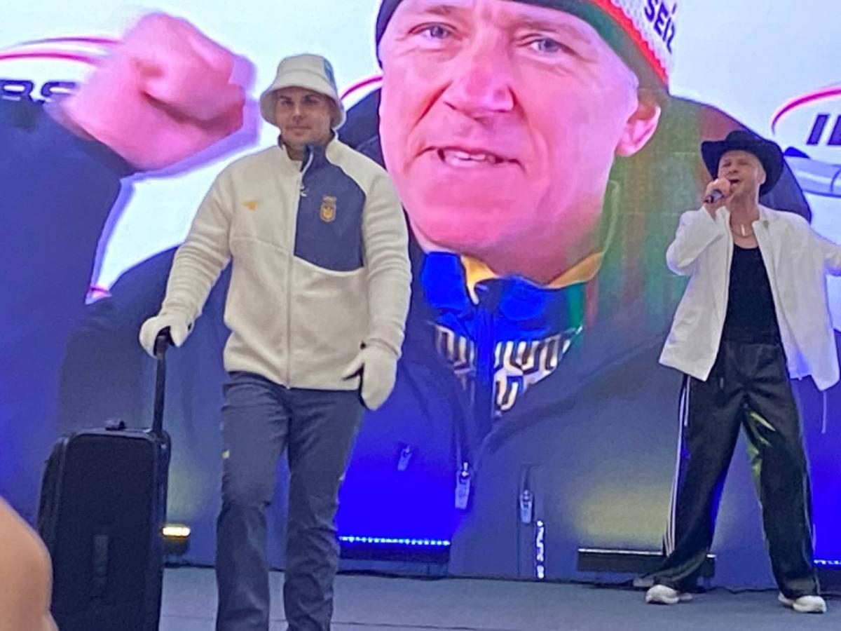 100 днів до зимової Олімпіади: у Києві презентували офіційну форму збірної (фото)