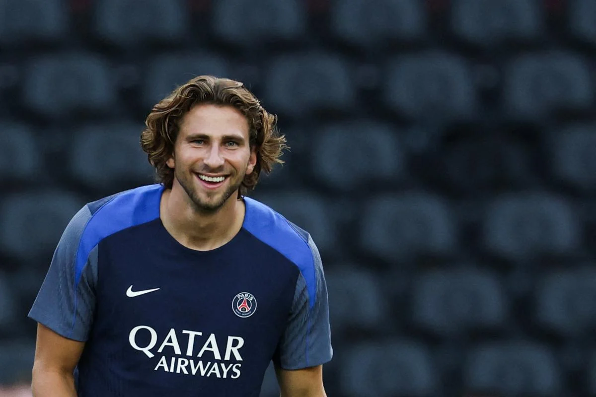 Погані новини для Забарного: досвідчений футболіст може стати його конкурентом в "ПСЖ"