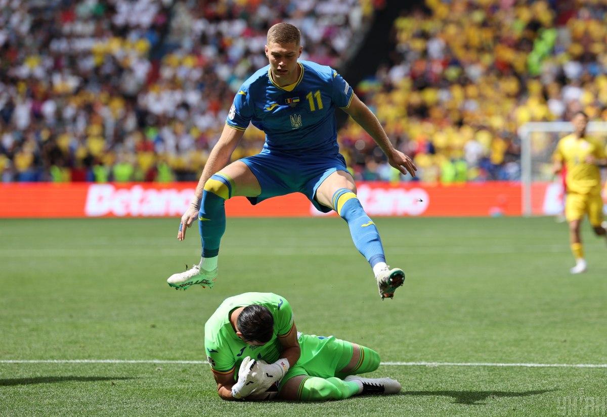 Український форвард Довбик отримав травму: стало відомом, на скільки він "вилетів"