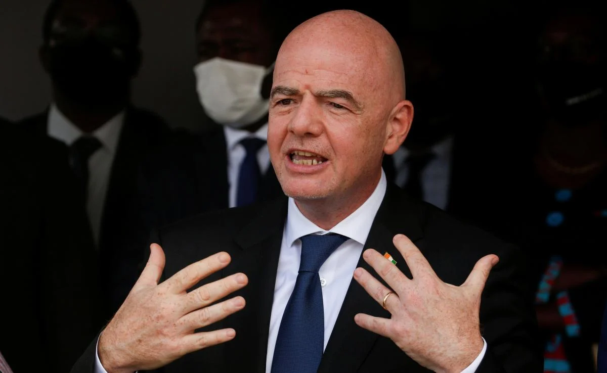 Президент ФІФА закликав повернути російські команди до міжнародних змагань