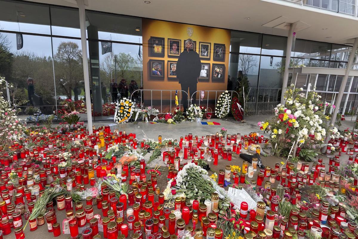 Делегація "Динамо" взяла участь у церемонії прощання з Мірчею Луческу в Бухаресті